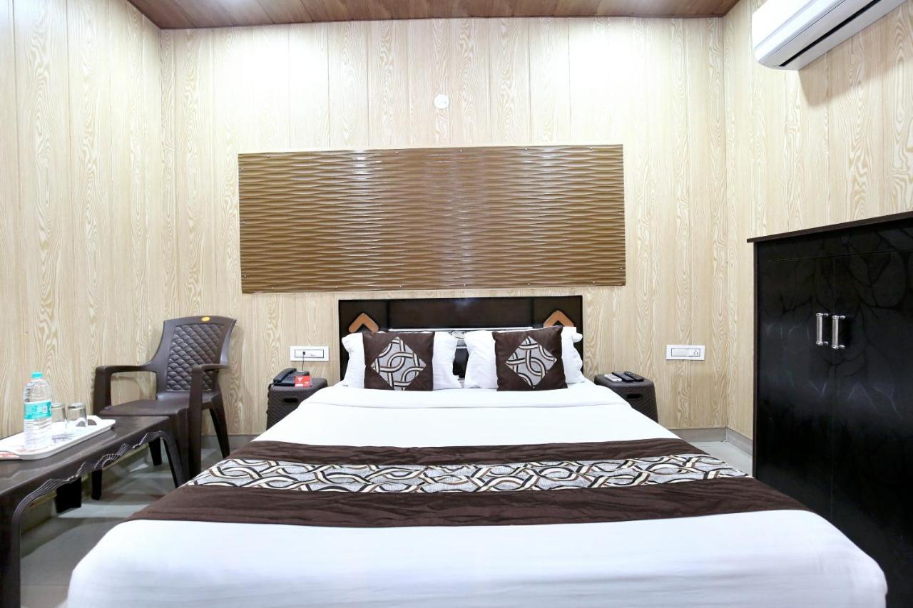 Oyo 8105 Royale Guest House Ludhijána Exteriér fotografie